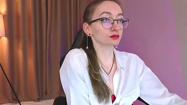 Snapshot of ShiroHeby chatting on 12-22-25, 04:40 ShiroHeby online show from 12-22-25, 04:40