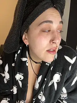 ThicBunz online show from 11-30-25, 06:09