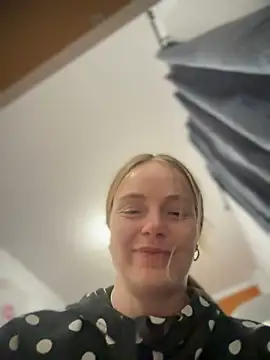 Piinkpandora online show from 04-11-26, 07:39