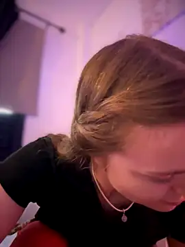 Piinkpandora online show from 10-29-25, 05:45