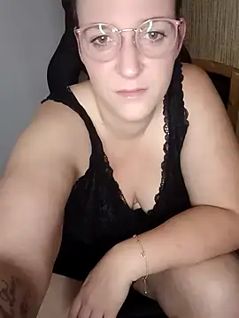 Snapshot of DiamandNova3 chatting on 10-20-25, 09:26 DiamandNova3 online show from 10-20-25, 09:26