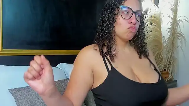 aixa 15 online show from 11-01-25, 12:32