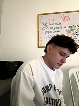 Snapshot of Nathan_Bluee chatting on 10-01-25, 11:36 Nathan Bluee online show from 10-01-25, 11:36