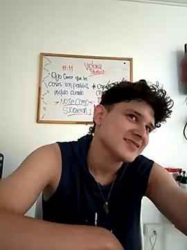 Snapshot of Nathan_Bluee chatting on 09-21-25, 11:26 Nathan Bluee online show from 09-21-25, 11:26