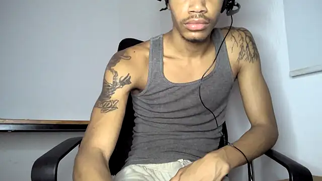 Snapshot of Skinnyblackman chatting on 06-03-26, 05:41 Skinnyblackman online show from 06-03-26, 05:41