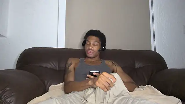 Snapshot of Skinnyblackman chatting on 07-25-26, 03:14 Skinnyblackman online show from 07-25-26, 03:14