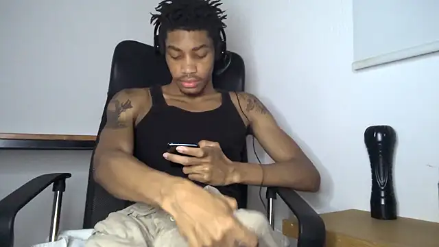 Snapshot of Skinnyblackman chatting on 05-24-26, 04:45 Skinnyblackman online show from 05-24-26, 04:45