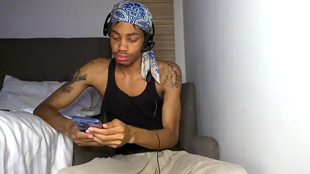 Snapshot of Skinnyblackman chatting on 05-02-26, 12:49 Skinnyblackman online show from 05-02-26, 12:49