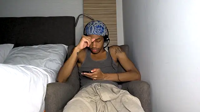 Snapshot of Skinnyblackman chatting on 05-01-26, 01:10 Skinnyblackman online show from 05-01-26, 01:10