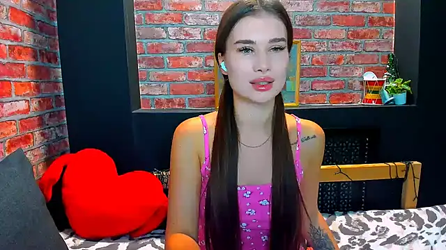 Snapshot of UrJoyy chatting on 10-28-25, 03:00 UrJoyy online show from 10-28-25, 03:00