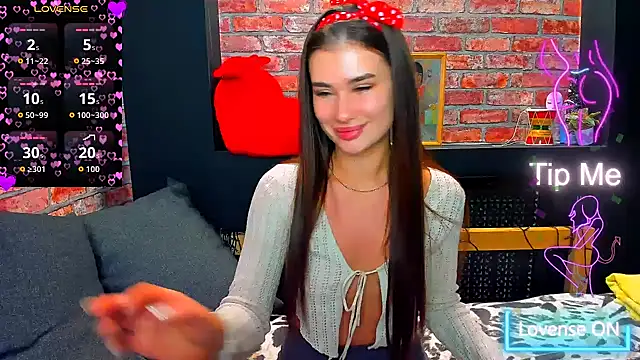 Snapshot of UrJoyy chatting on 11-01-25, 03:24 UrJoyy online show from 11-01-25, 03:24