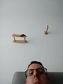 Meriozoro online show from 12-14-25, 02:55