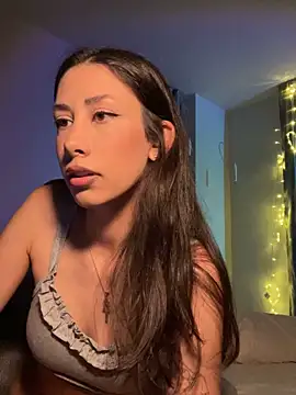 Snapshot of Sophiehii chatting on 05-09-26, 01:36 Sophiehii online show from 05-09-26, 01:36