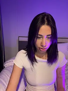 Sophiehii online show from 12-22-24, 01:33