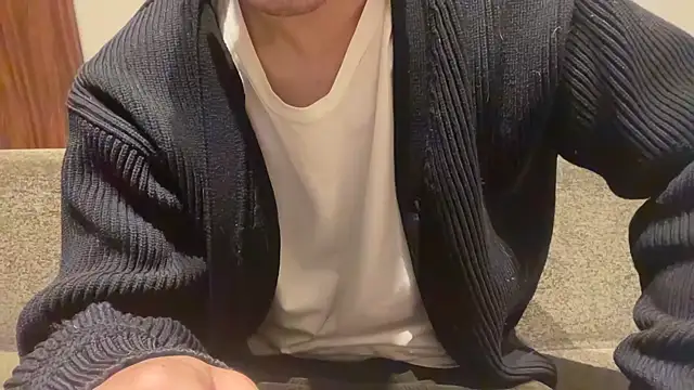 Snapshot of atom0407 chatting on 01-18-25, 04:31 atom0407 online show from 01-18-25, 04:31