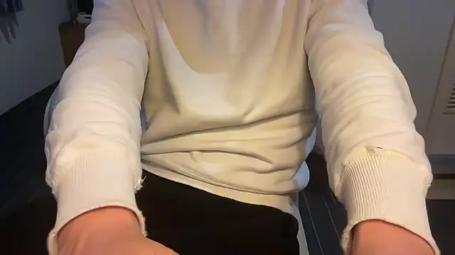 Snapshot of atom0407 chatting on 12-03-25, 02:38 atom0407 online show from 12-03-25, 02:38