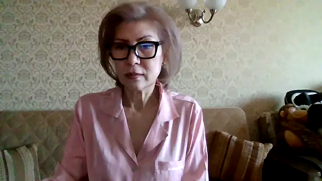 Elegant00Lady online show from 03-19-26, 10:37