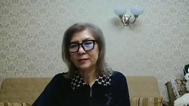 Elegant00Lady online show from 12-17-25, 04:34