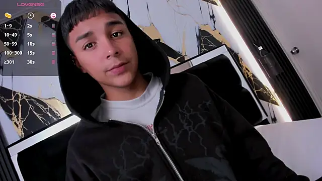 Snapshot of Seductivo_jr chatting on 02-26-26, 05:18 Seductivo jr online show from 02-26-26, 05:18