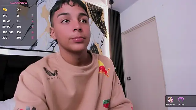 Snapshot of Seductivo_jr chatting on 02-24-26, 05:41 Seductivo jr online show from 02-24-26, 05:41