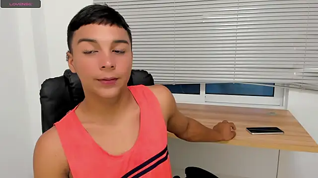 Seductivo jr online show from 12-04-25, 04:33