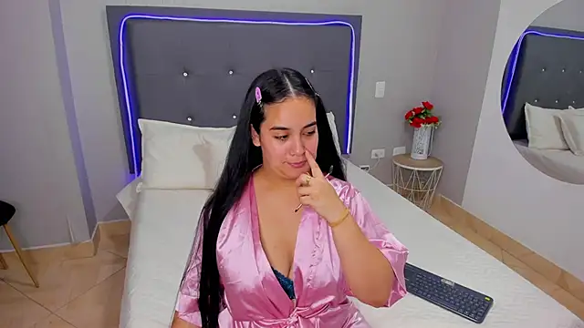 Snapshot of emma_lye chatting on 03-03-25, 10:10 emma lye online show from 03-03-25, 10:10