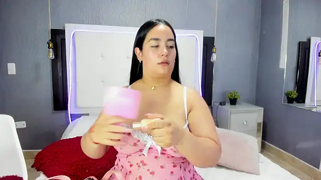 Snapshot of emma_lye chatting on 02-19-26, 09:12 emma lye online show from 02-19-26, 09:12