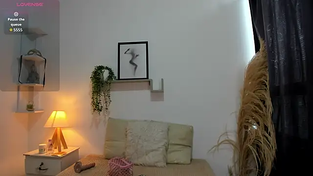 Abigail 29 online show from 11-11-25, 12:11