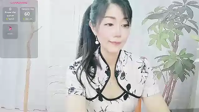 CindyHK online show from 10-13-25, 04:19