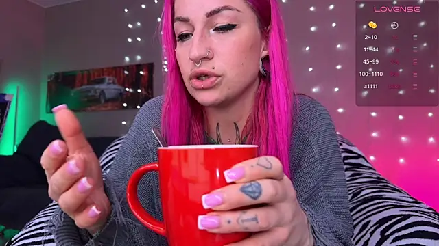 Snapshot of Tanya_Acid chatting on 06-26-26, 04:18 Tanya Acid online show from 06-26-26, 04:18