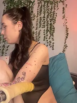 MiaNell online show from 11-23-25, 12:09