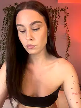 MiaNell online show from 11-23-25, 09:03