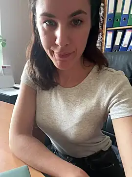 Snapshot of Sara_darling chatting on 03-21-25, 11:55 Sara darling online show from 03-21-25, 11:55