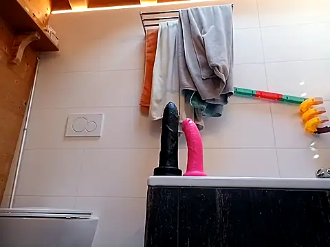 Snapshot of Fabian12999 chatting on 02-06-25, 01:21 Fabian12999 online show from 02-06-25, 01:21