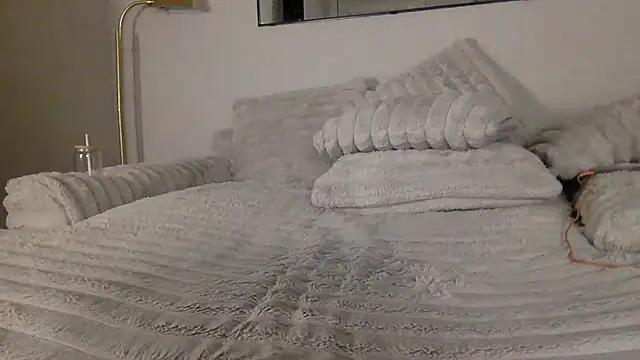 deliciousdearra69 online show from 12-14-25, 04:29