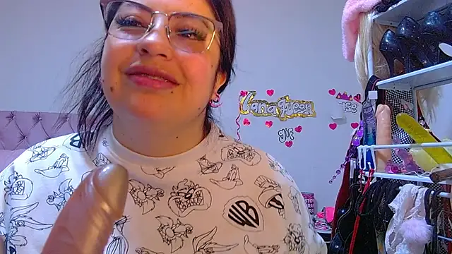Snapshot of lanaqueen699 chatting on 06-03-26, 12:17 lanaqueen699 online show from 06-03-26, 12:17