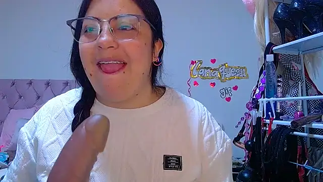 Snapshot of lanaqueen699 chatting on 05-13-26, 12:12 lanaqueen699 online show from 05-13-26, 12:12