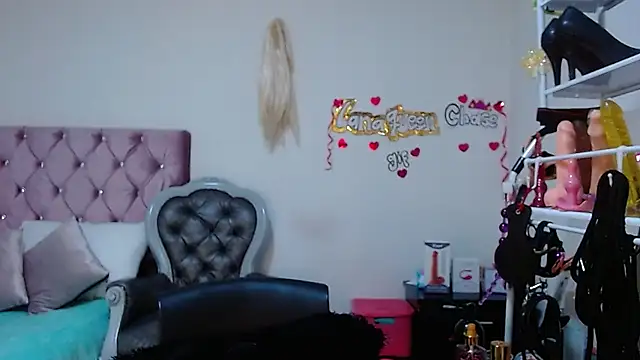 lanaqueen699 online show from 11-26-25, 12:16