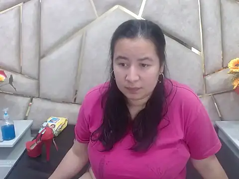 NaomyPrinces online show from 02-21-25, 01:44