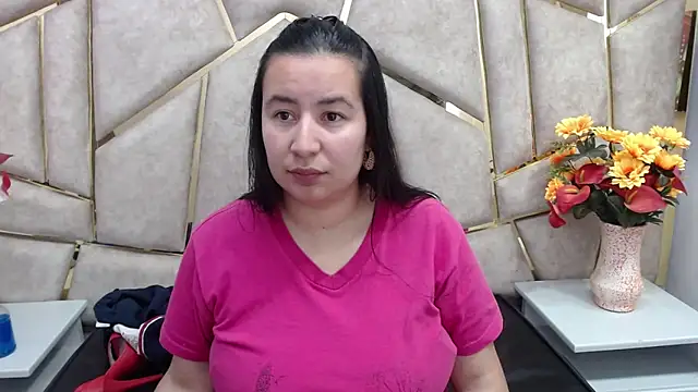 NaomyPrinces online show from 01-28-25, 01:38