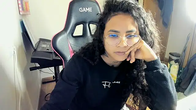 Ama music online show from 10-31-25, 09:39