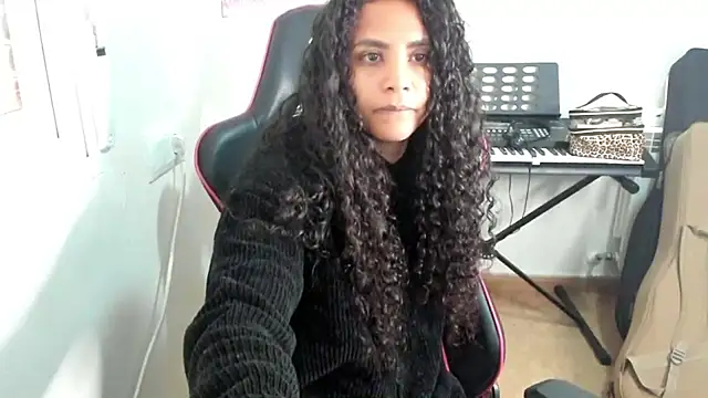 Snapshot of Ama_music chatting on 05-14-26, 02:36 Ama music online show from 05-14-26, 02:36