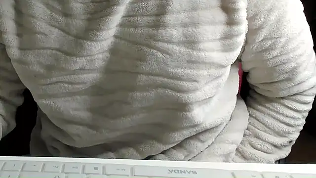 Ama music online show from 11-29-25, 04:51