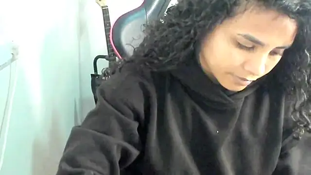 Snapshot of Ama_music chatting on 05-08-26, 01:48 Ama music online show from 05-08-26, 01:48