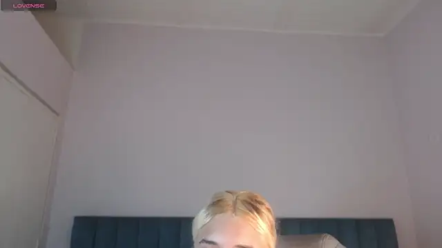 april bunnyy online show from 10-25-25, 09:15