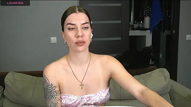 Snapshot of Alice_melice chatting on 03-10-26, 09:52 Alice melice online show from 03-10-26, 09:52