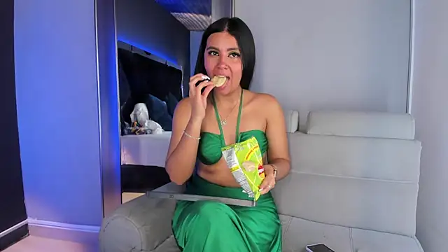 Larabrooks online show from 03-10-26, 07:07