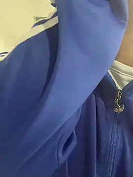 Larabrooks online show from 03-18-26, 05:47