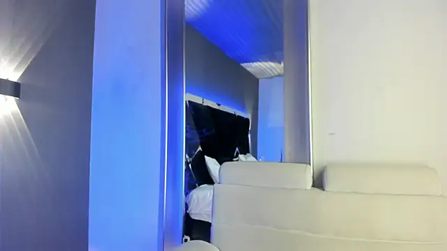 Larabrooks online show from 07-01-26, 05:46