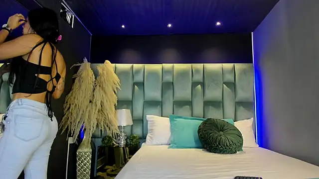 Larabrooks online show from 12-02-25, 07:04